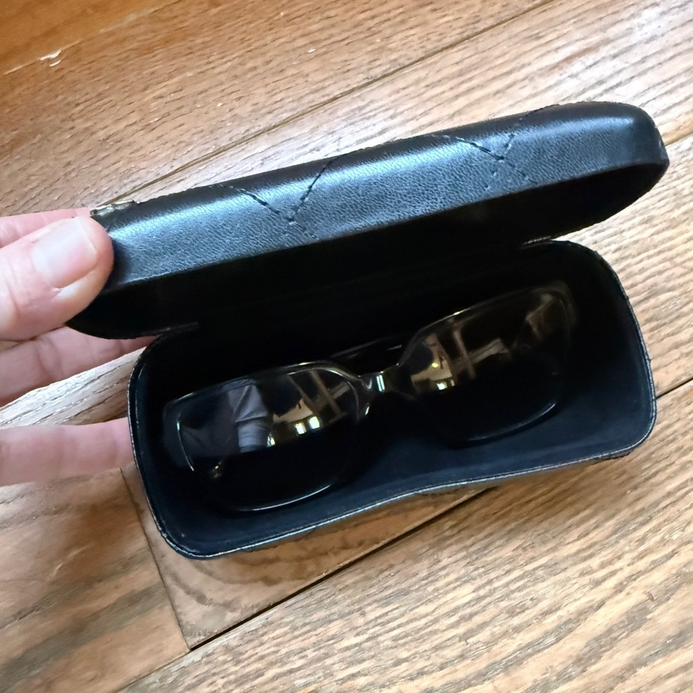CHANEL Glossy Black Eyewear - Picture 7 of 14